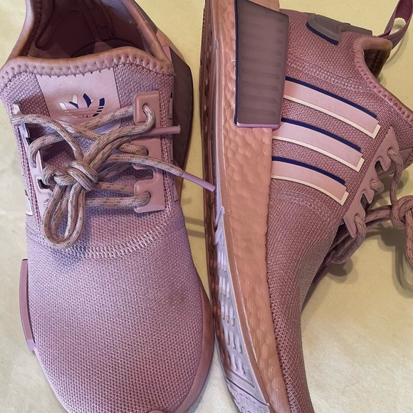 Adidas NMD_R1 Bliss Lilac
Size 6, in Great Condition - Picture 7 of 13